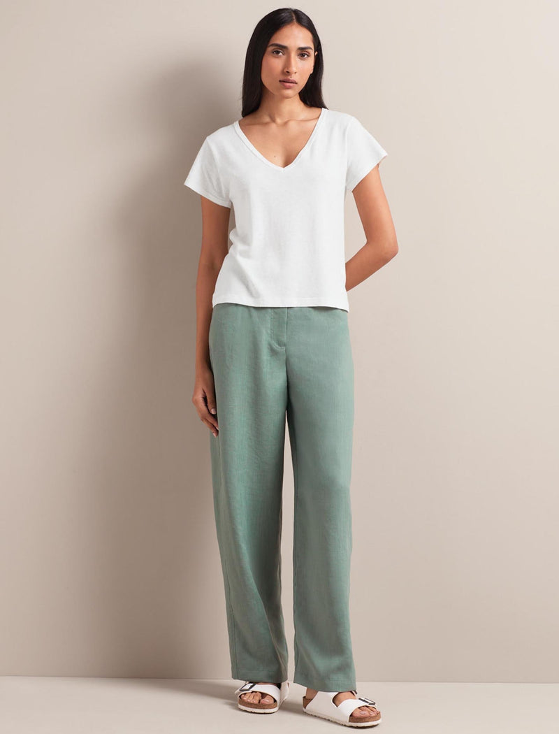 Madison Linen Blend V Neck Knit T-Shirt - White